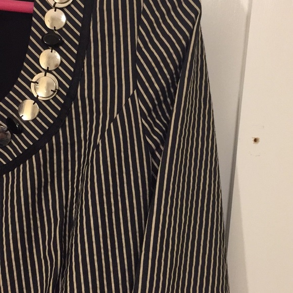 Showstopper Worth blazer, sz 6, fits like an 8 - Picture 5 of 8